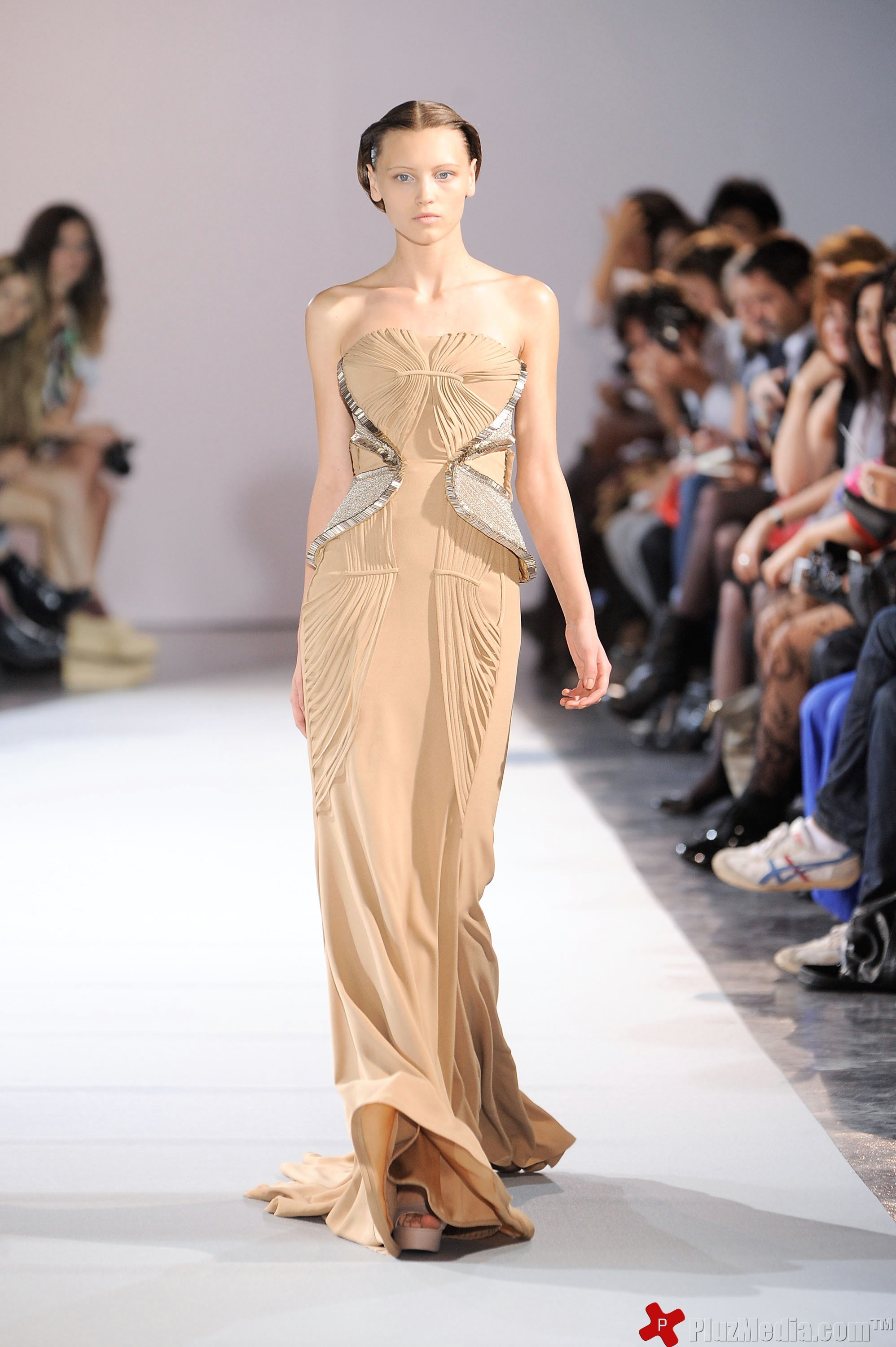 Paris Fashion Week Spring Summer 2012 Ready To Wear - Arzu Kaprol - Runway | Picture 96186